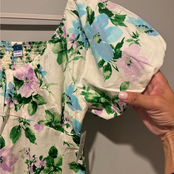 Women's Old Navy Puff Sleeve Top - ribbed section on back Size Large - NWT - Picture 3 of 9